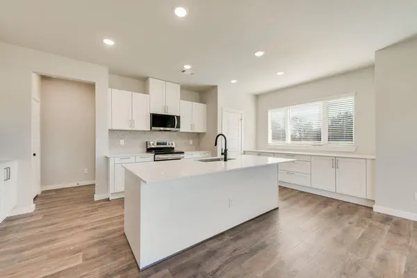 6846 Florence Dr Court, Midlothian, TX 76065