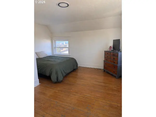 322 W C ST, Rainier, OR 97048