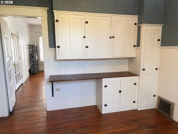 322 W C ST, Rainier, OR 97048