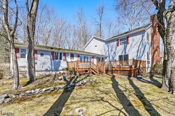 27 Plaza Dr, Hampton Twp., NJ 07860