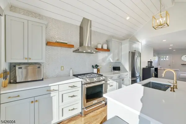 75 N Auten Ave, Somerville Boro, NJ 08876