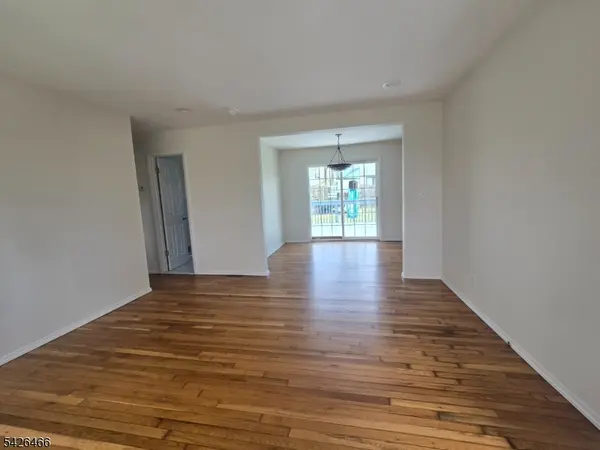 131 W End Ave, Hopatcong Boro, NJ 07843