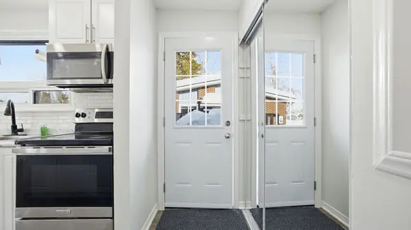 45 AUSTEN LN, Barrie, ON L4N 4V4