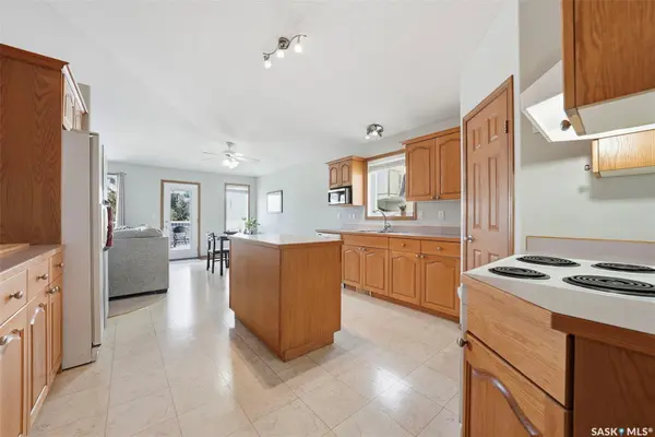 11 COLUMBIA DRIVE, Saskatoon, SK S7K 1E3