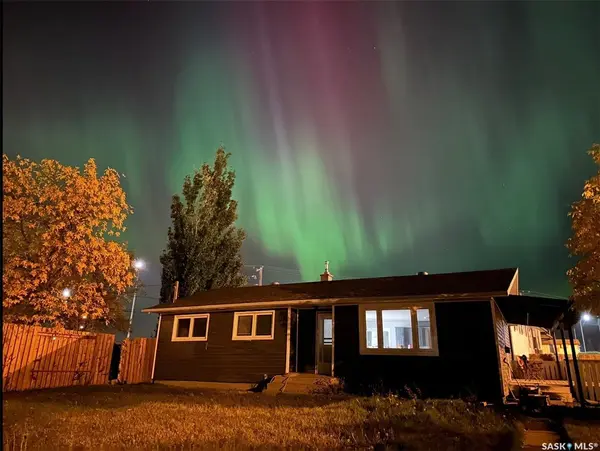 801 Lorne STREET W, Swift Current, SK S9H 0J8