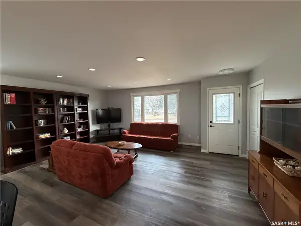 801 Lorne STREET W, Swift Current, SK S9H 0J8