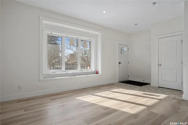 949 Robinson STREET, Regina, SK S4T 2M6