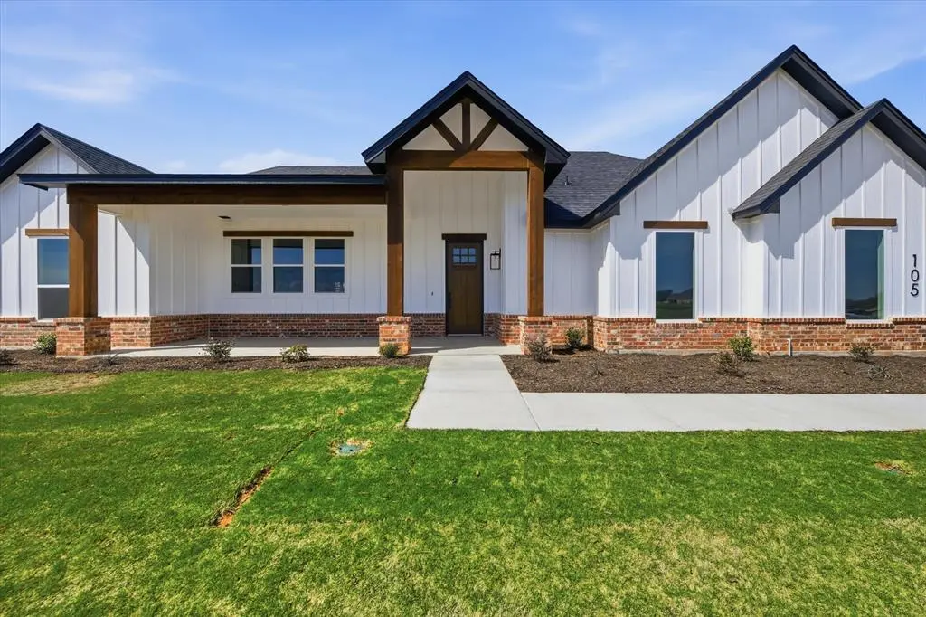 105 Cattleman Drive, Poolville, TX 76082