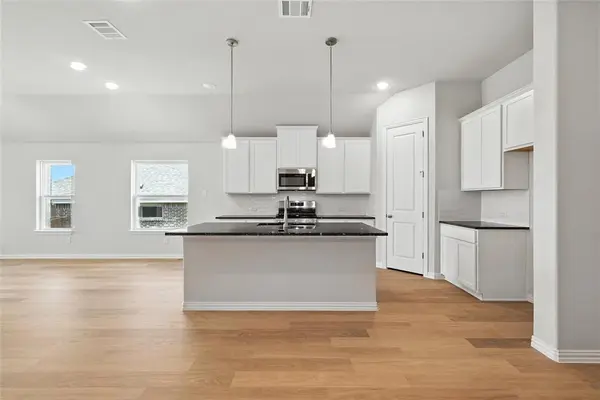 530 Red Barn Drive, Van Alstyne, TX 75495