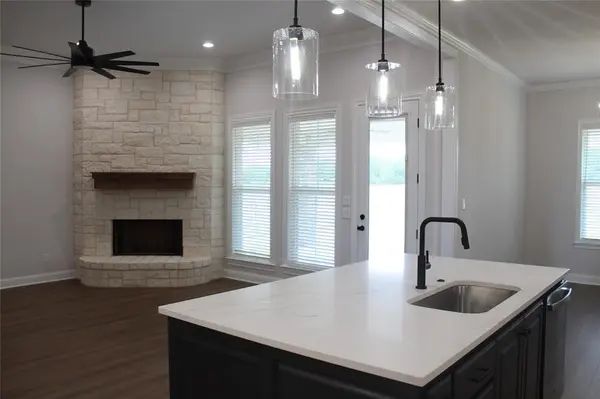 10117 Castleberry Lane, Waco, TX 76712