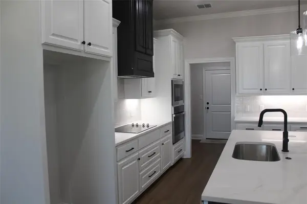 10117 Castleberry Lane, Waco, TX 76712