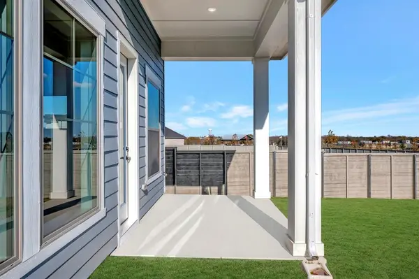 9004 Chestnut Lane, Justin, TX 76247