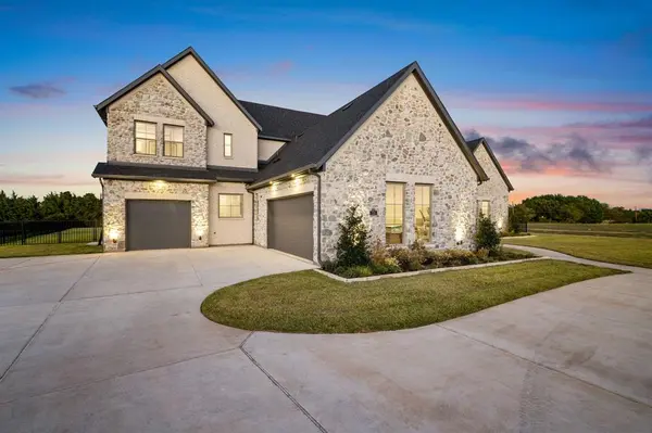 324 Chapel View Court, Heath, TX 75032