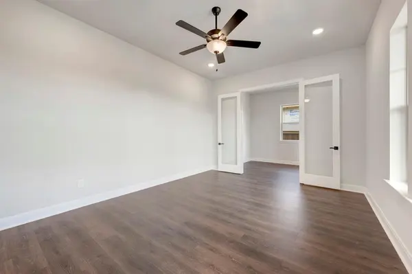 2075 Pine Grove Lane, Arlington, TX 76005