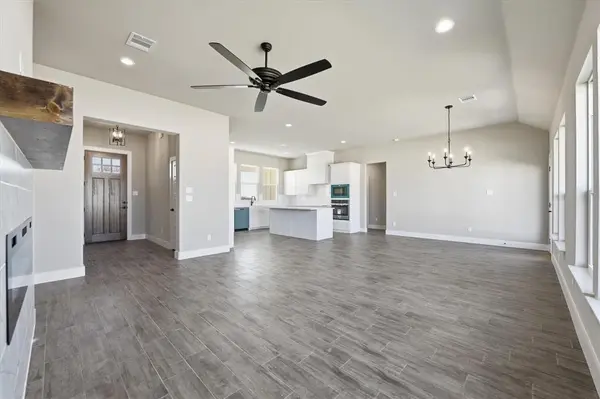 105 Cattleman Drive, Poolville, TX 76082