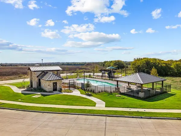 803 Landon Court, Justin, TX 76247