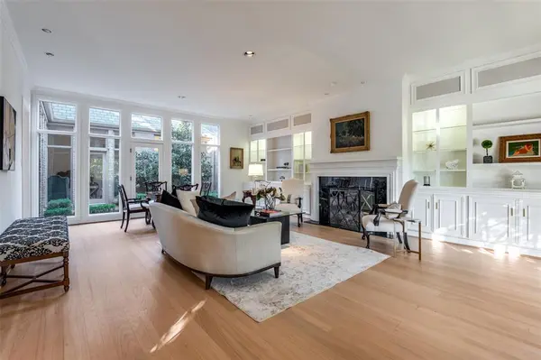 5865 Farquhar Lane, Dallas, TX 75209