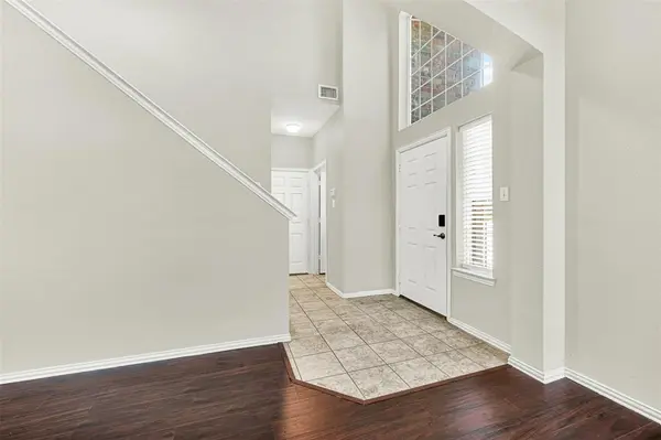 4450 Sharpsburg Drive, Grand Prairie, TX 75052