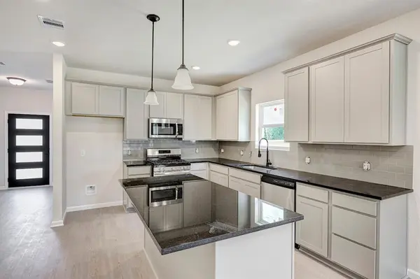 1233 Anderson Drive, Trenton, TX 75490