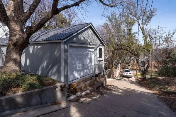 1221 Sleepy Water Court, Granbury, TX 76048