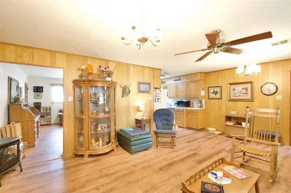 1204 W 21st Street, Clifton, TX 76634