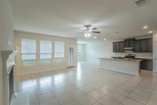 2808 Grizzly Road, Aubrey, TX 76227