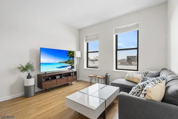 43 Van Wagenen Ave #2F, Jersey City, NJ 07306