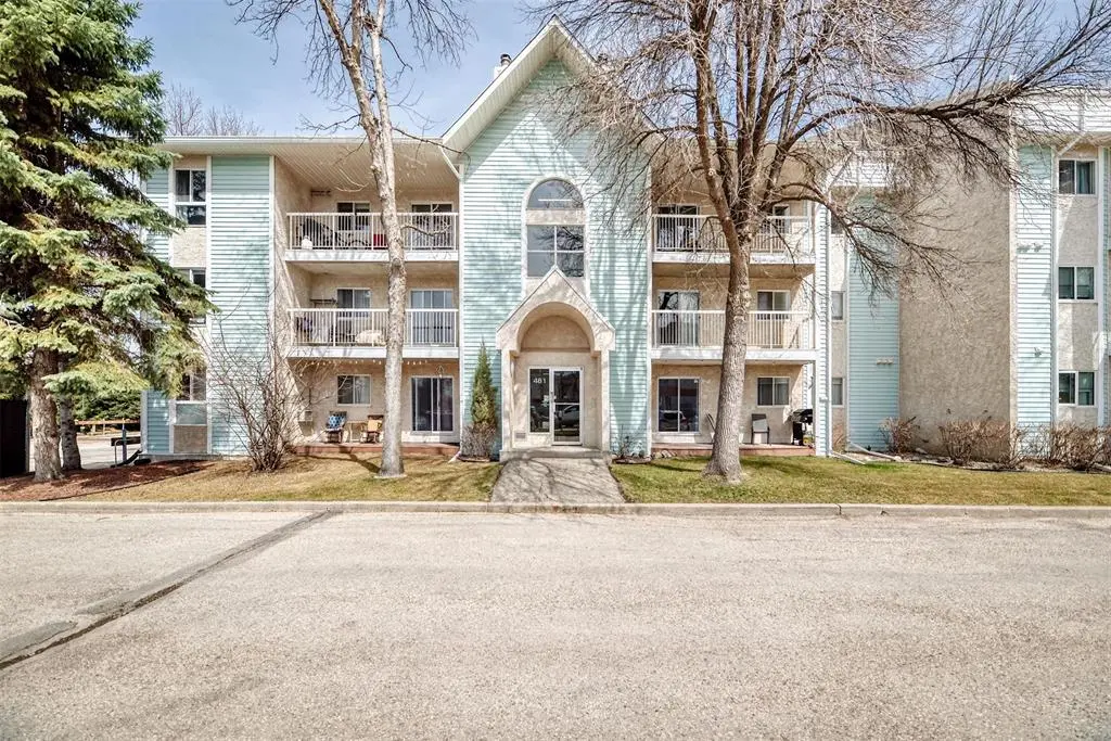 481 Thompson DR, Winnipeg, MB R3J 3X6