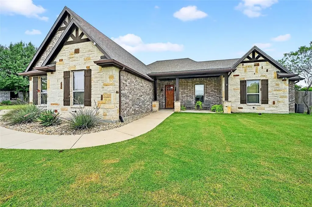 686 Cypress Point Drive, Gunter, TX 75058