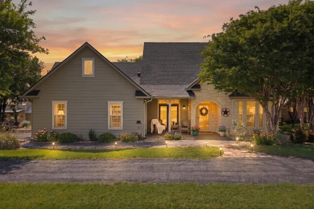 1712 Bent Tree Court, Granbury, TX 76049