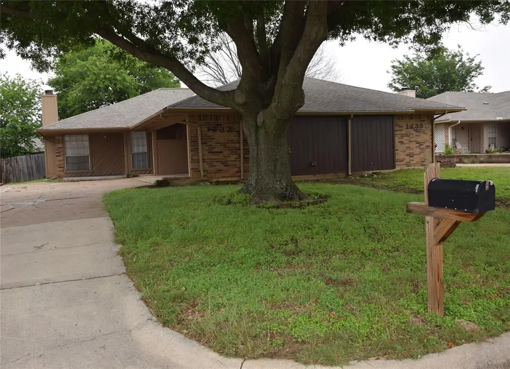 1233 Fairhaven Drive, Mansfield, TX 76063