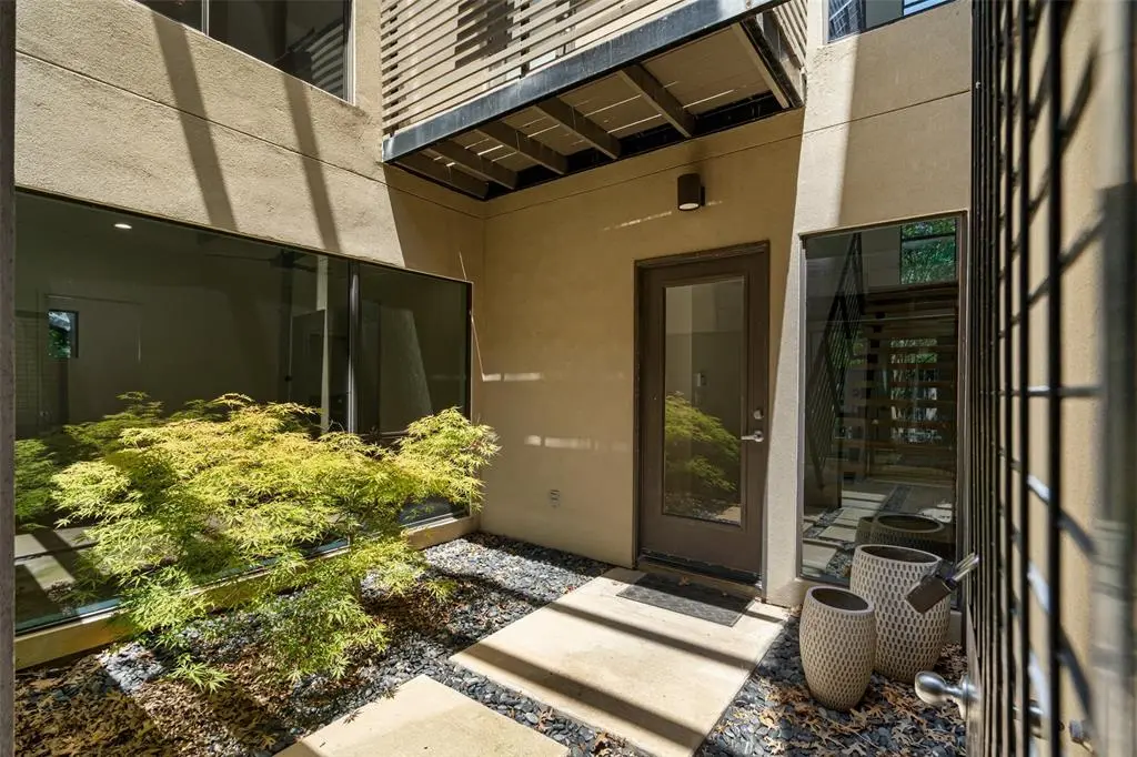 4230 Munger Avenue #A, Dallas, TX 75204