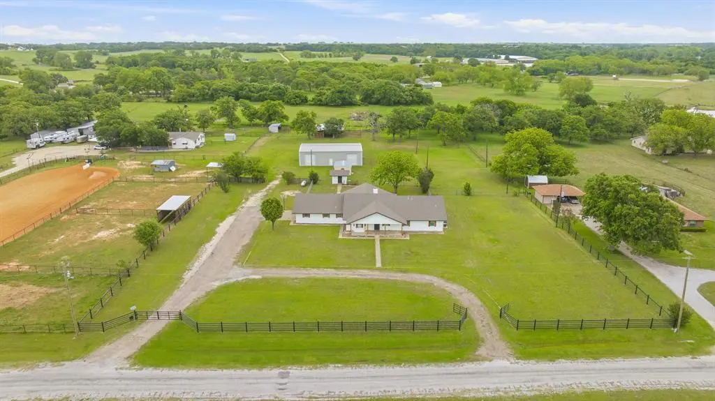 621 County Road 484, Stephenville, TX 76401