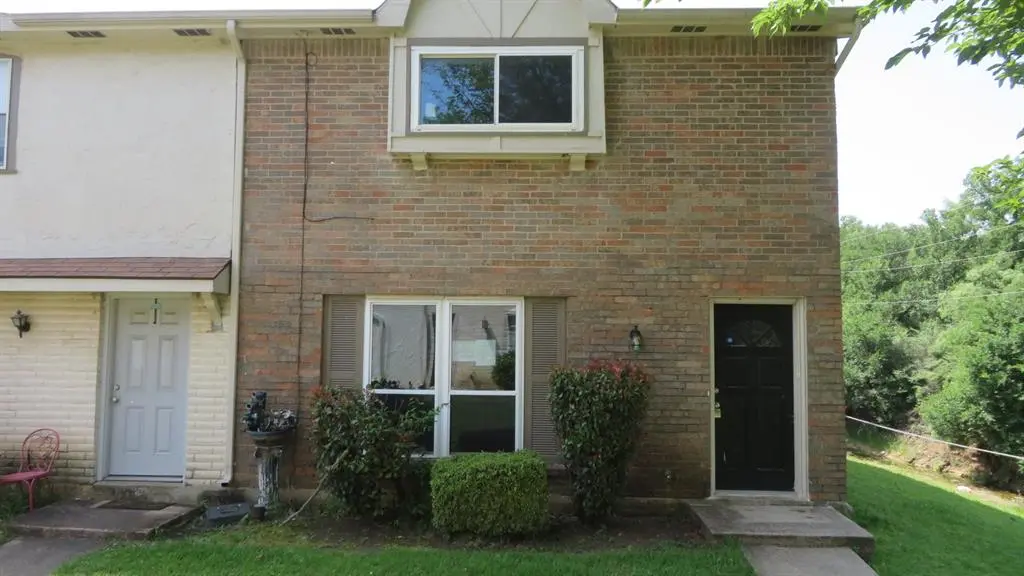 109 W Mountain Creek Drive #13, Grand Prairie, TX 75052