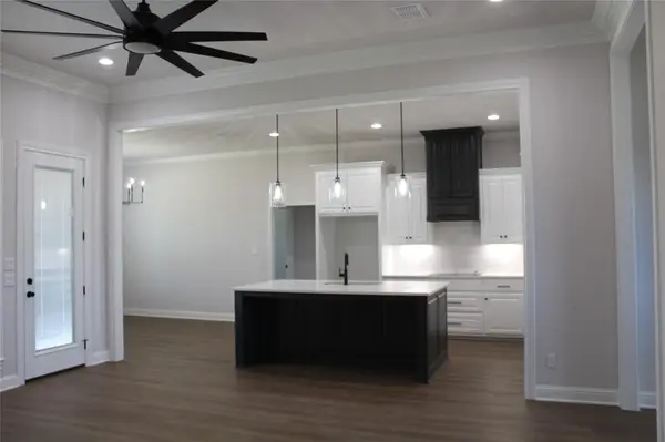 10117 Castleberry Lane, Waco, TX 76712