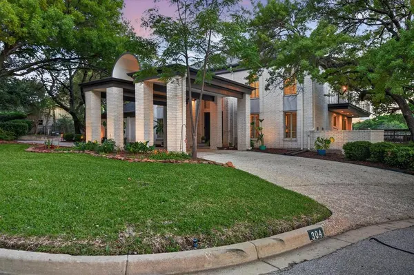 304 Havenwood Lane N, Fort Worth, TX 76112