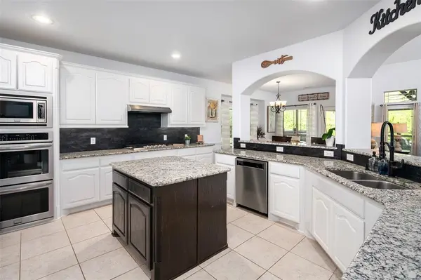 145 Las Colinas Trail, Cross Roads, TX 76227