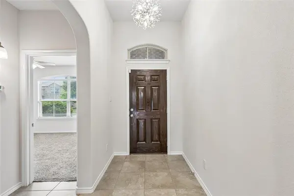 15720 Barton Ridge Drive, Fort Worth, TX 76177