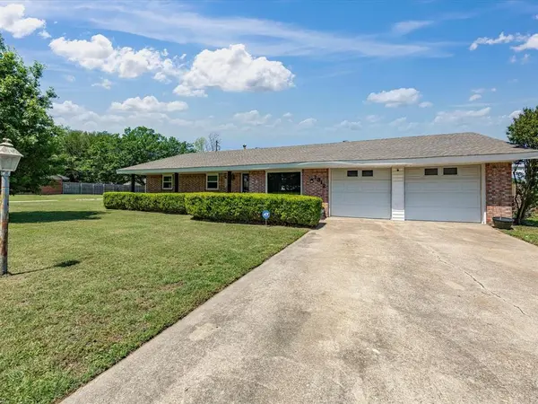 1312 Rock Street, Bowie, TX 76230