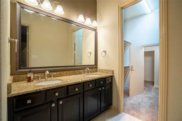 185 Carrington Lane, Lewisville, TX 75067