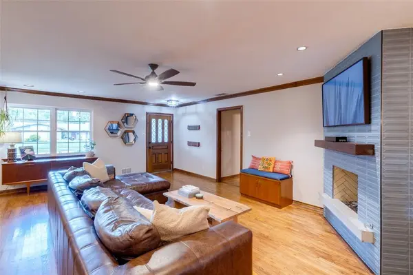 917 Fernwood Drive, Richardson, TX 75080