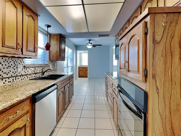 1920 Oakbluff Drive, Carrollton, TX 75007