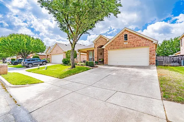 1010 Loblolly Pine Drive, Arlington, TX 76012