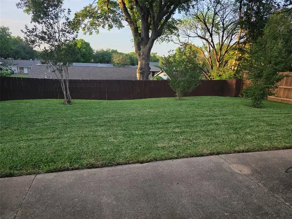 608 Shelmar Drive, Euless, TX 76039