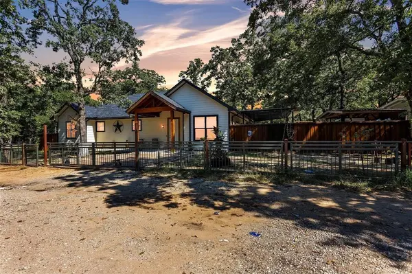 1804 Tammy Street, Hawk Cove, TX 75474