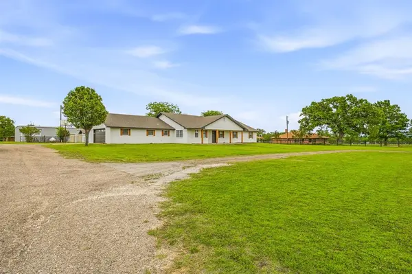 621 County Road 484, Stephenville, TX 76401