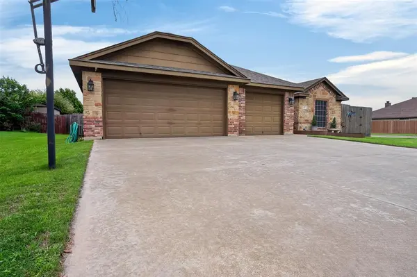 629 E Sheila Circle, Joshua, TX 76058