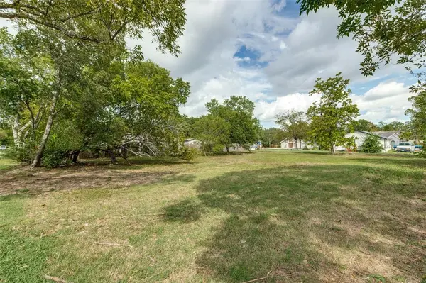 906 Hamilton Street, Mckinney, TX 75069