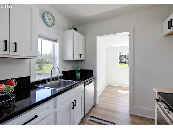 6517 SE 99TH AVE, Portland, OR 97266