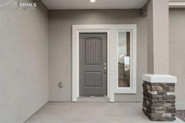 995 E Kirkwood DR, Pueblo, CO 81007